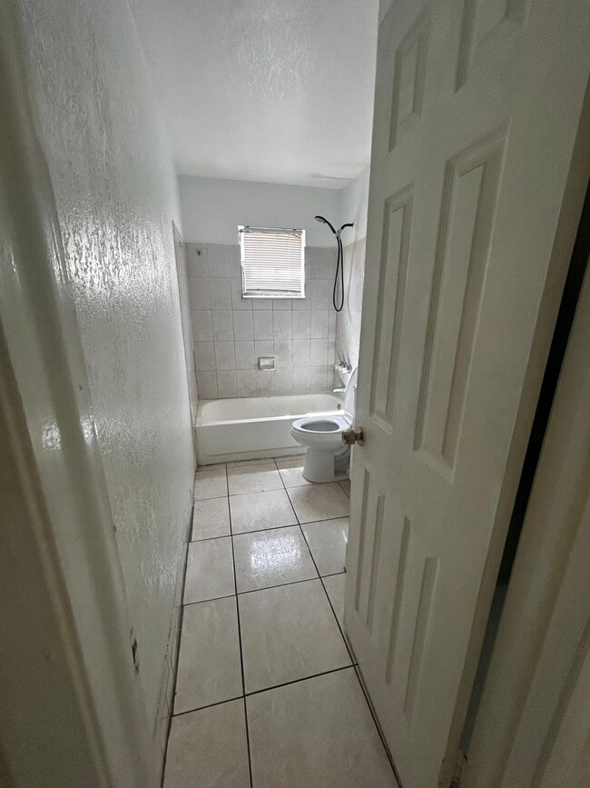 Foto del edificio - 3522 NW 194th Terrace