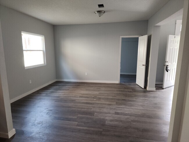 Foto del edificio - 211 E 17th St