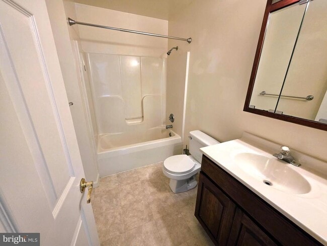 Building Photo - 127 S Main St