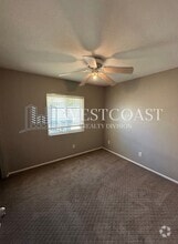 Building Photo - 3419 Valle Vista Dr