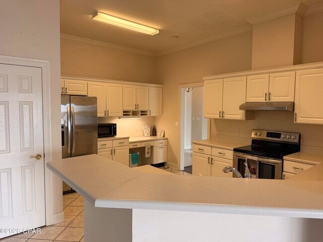 Building Photo - 2516 Country Club Dr
