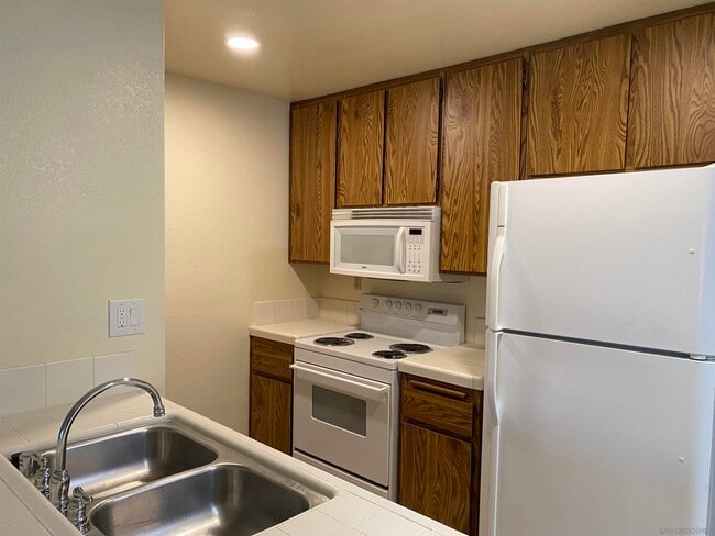 Building Photo - 9130 Gramercy Dr