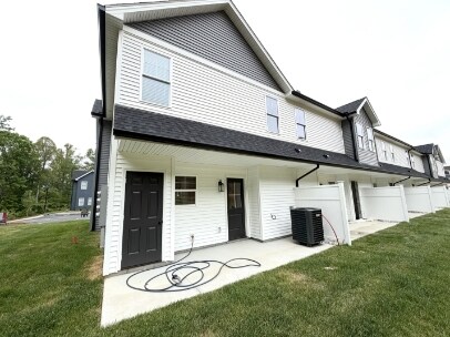 Building Photo - Creekstone Townhomes