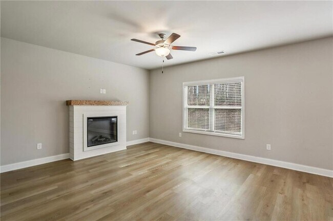 Foto del edificio - 2099 Easterwood Ct.