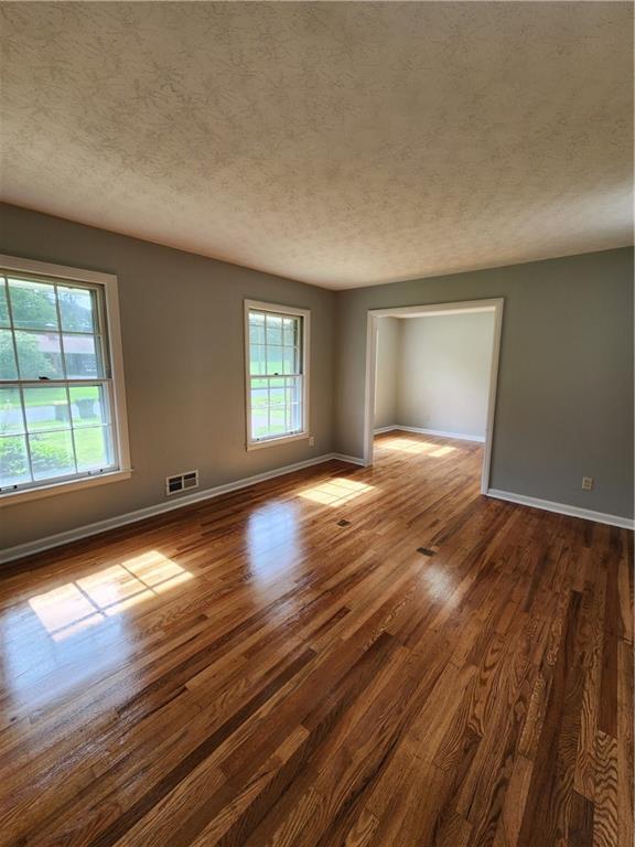 Building Photo - 626 Honeybear Ln