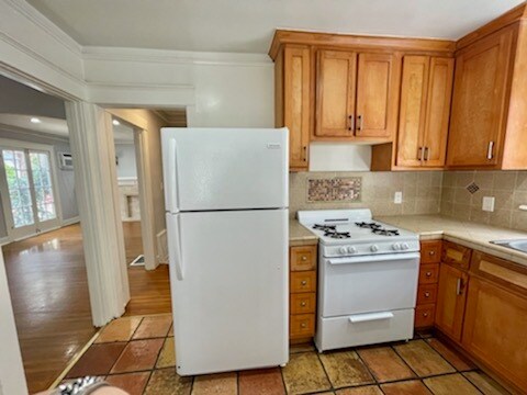 Building Photo - 1237 Havenhurst Dr