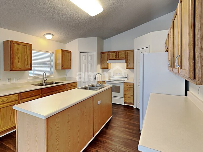 Foto del edificio - 5528 Cougar Park Ct