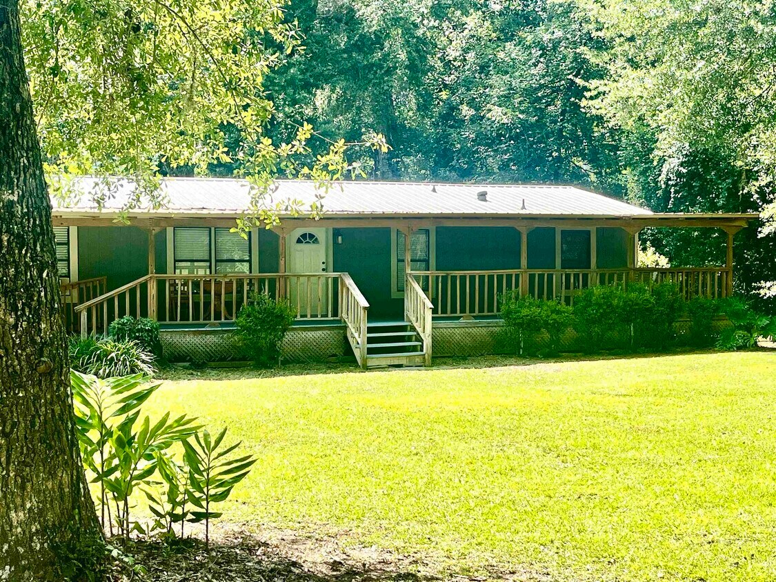 Foto principal - 1640 Cherry Tree Rd