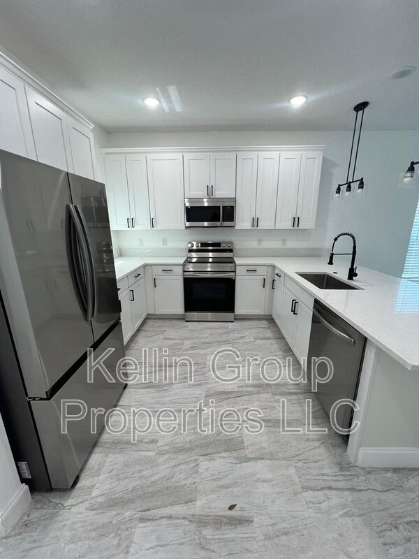 Building Photo - 1334 Salisbury Dr