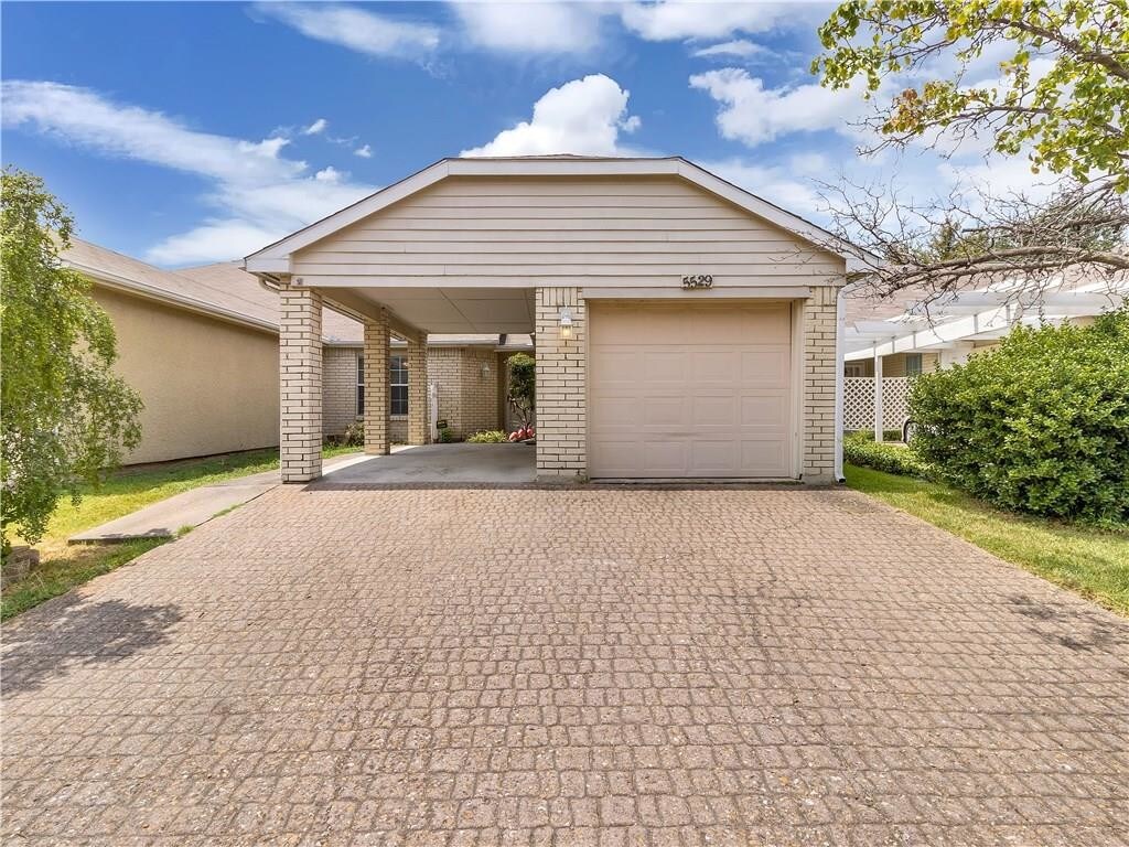 Primary Photo - 5529 Stoney Glen Dr