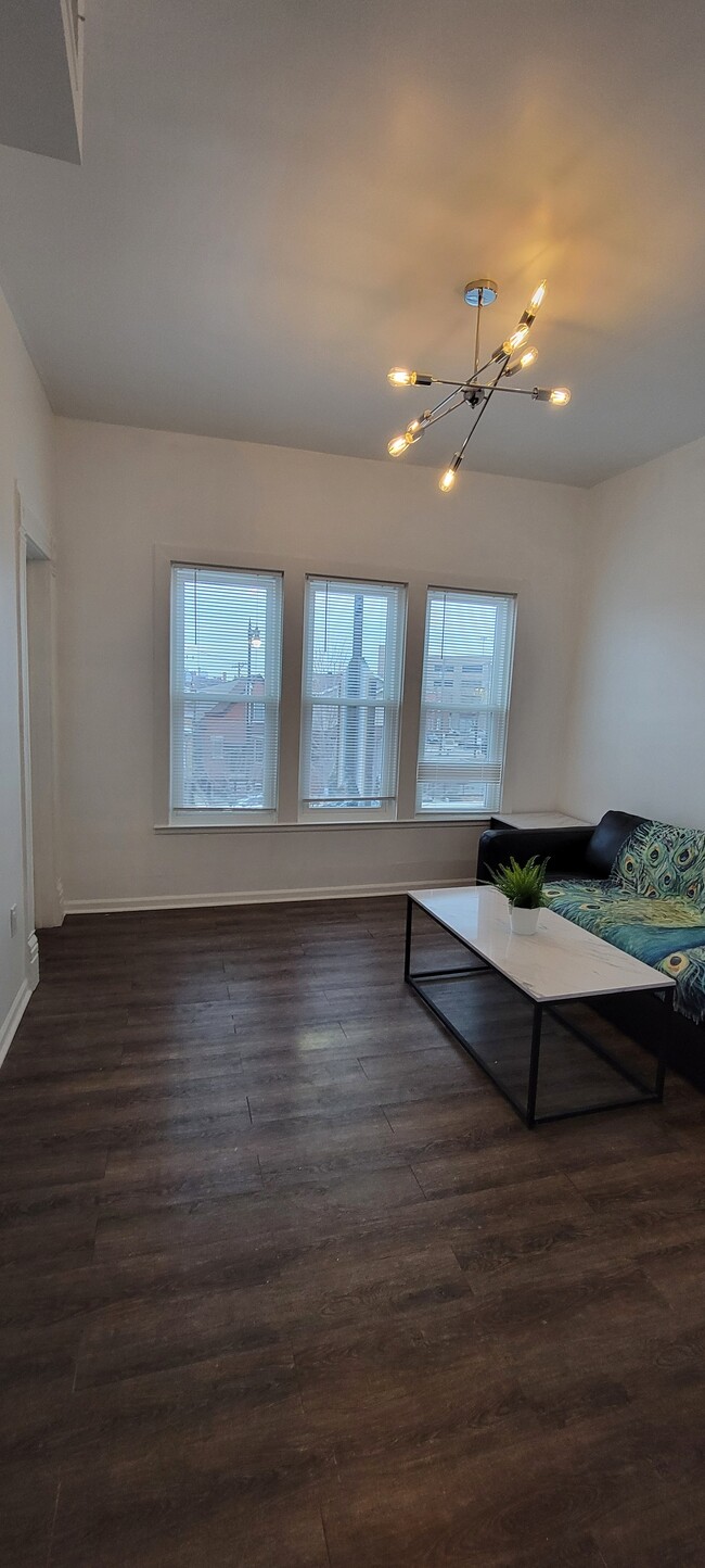 Living room - 2720 N Western Ave