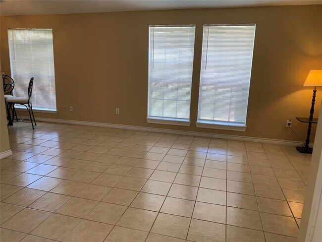 Foto del edificio - 22531 Tree House Ln