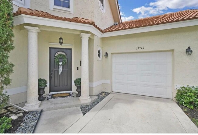Building Photo - 1752 Harborside Cir