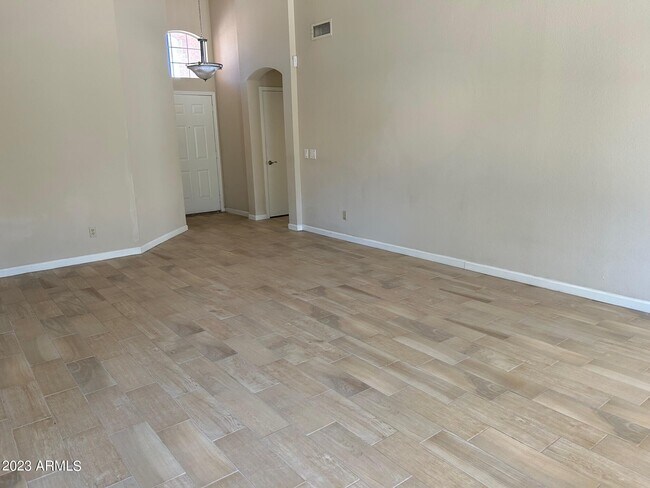 Building Photo - 3513 E Sequoia Dr