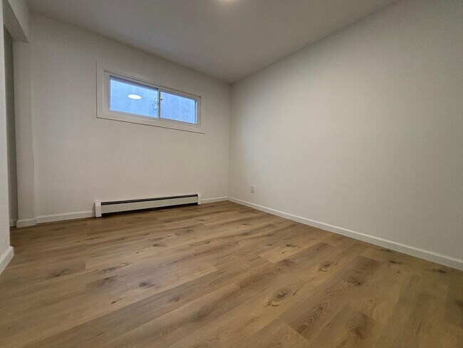 Foto del edificio - 9047 Palisade Ave