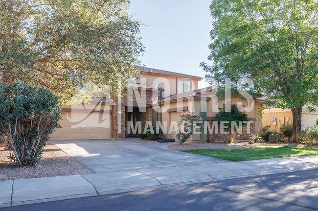 Foto del edificio - Beautiful Large Home NOT FURNISHED with Pool in Villago Community