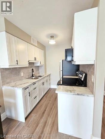 Building Photo - 101 Queen St S