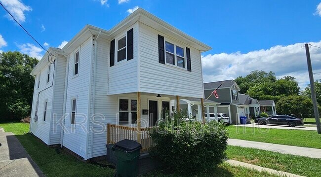 Building Photo - 308 St James Ave