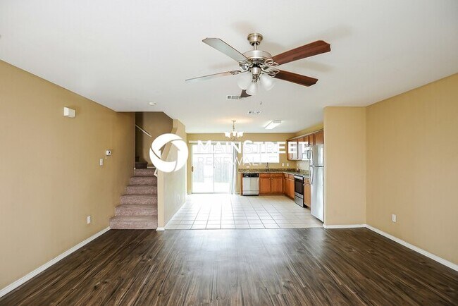Foto del edificio - 3 Bedroom Pet-Friendly Home in Burleson, TX with Main Street Renewal