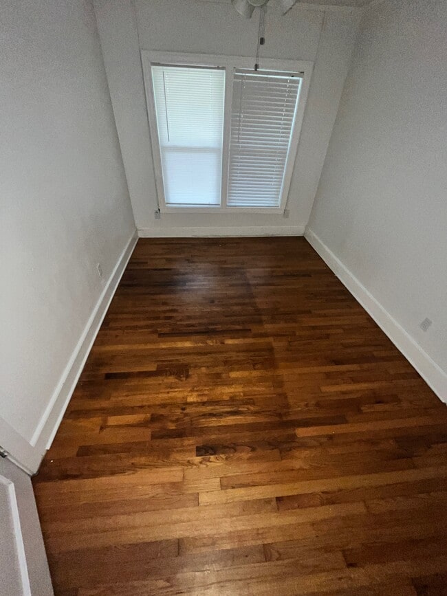 Foto del edificio - 615 Ward St