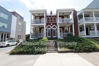 Building Photo - 1400 Bainbridge St