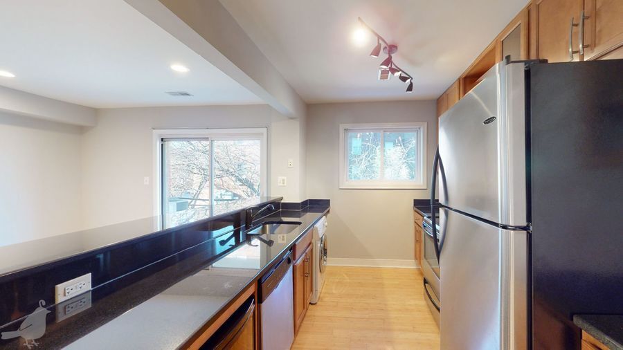 Foto principal - 1384 Bryant St NE
