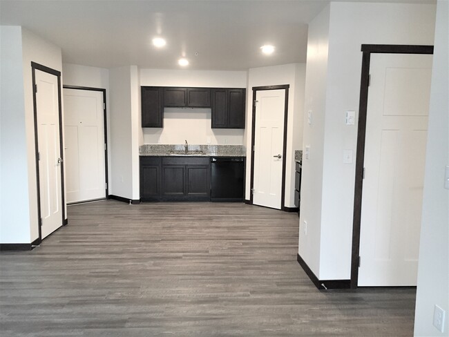 14th III "Eagle" Two Bedroom - 14th St Apartments III