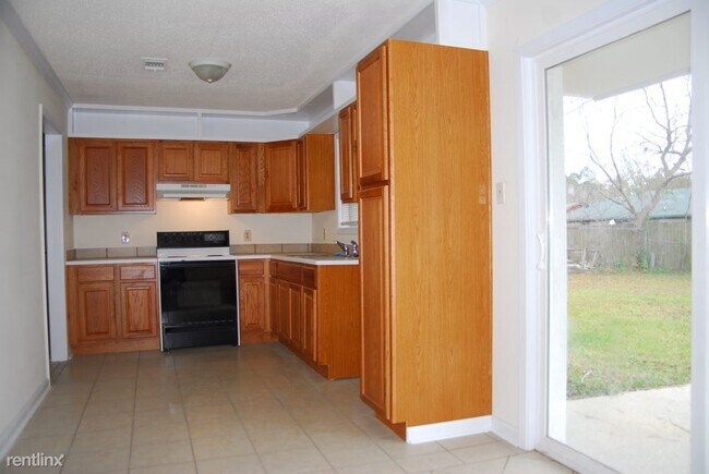 Building Photo - 3 br, 1 bath House - 1005 Debra Dr