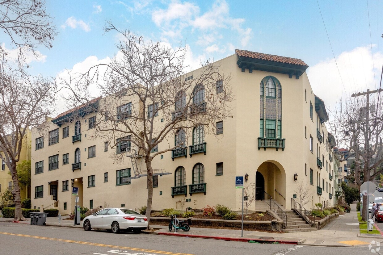 Garden Court - Garden Court