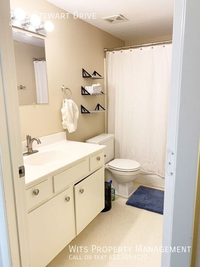 Foto del edificio - 7295 Stewart Dr