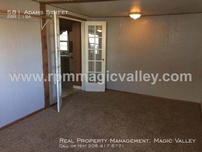 Foto del edificio - 581 Adams Street, 2 bed, 1 bath