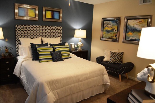 Foto del edificio - 10885 Braes Bend Dr