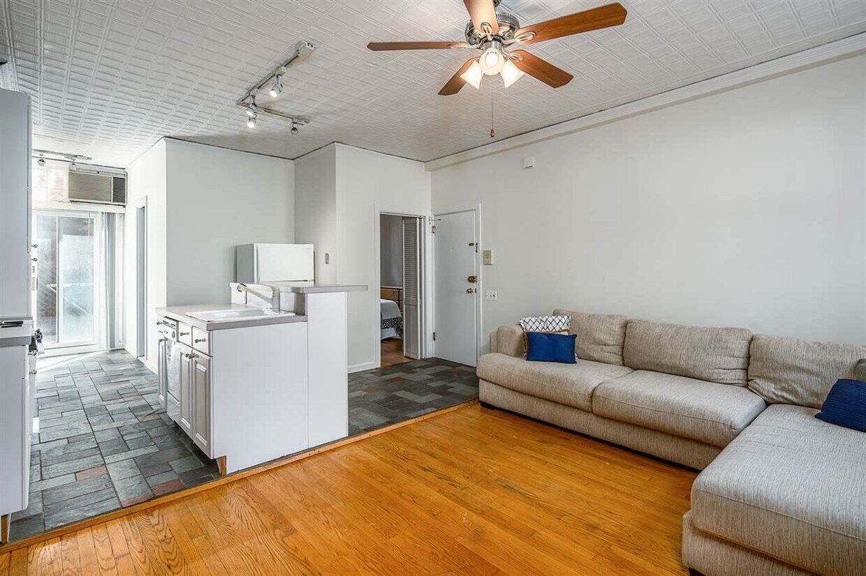 Foto principal - 421 Bloomfield St