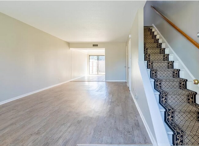 Foto del edificio - 6601 Poplar Ave