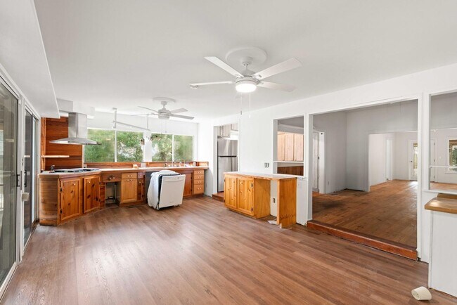 Foto del edificio - Sullivans Island Historic Charmer