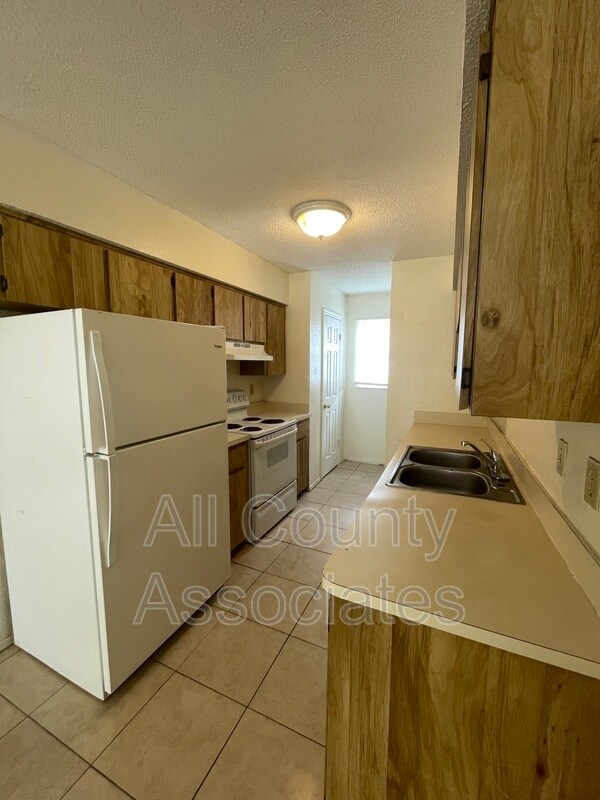 Building Photo - 8925 Cochise Ln