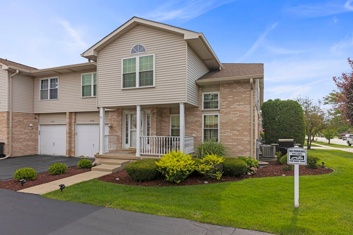 8116 160th St, Tinley Park, IL 60477 Townhome Rentals in Tinley Park