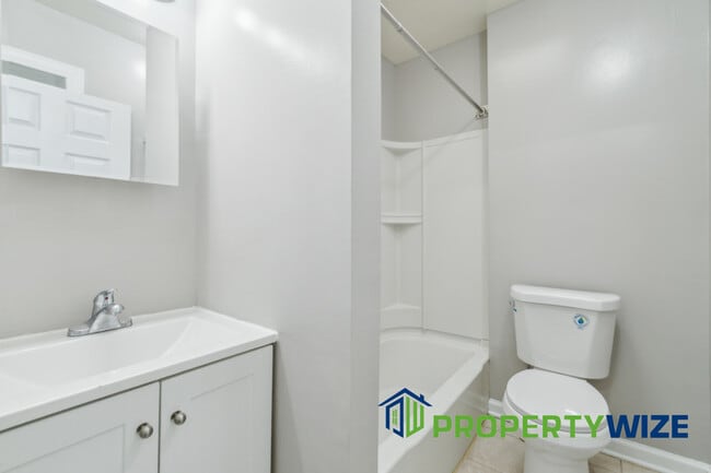 Building Photo - 3343 Avondale Ave