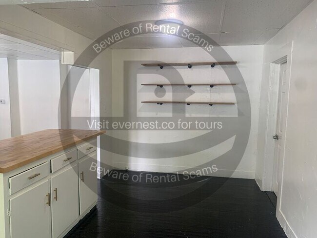 Foto del edificio - 1325 Sloan Ave