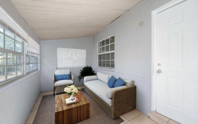 Foto del edificio - 13845 NW 6th Ave