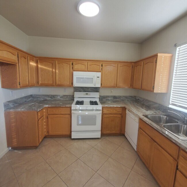 Foto del edificio - Updated 3bed/2bath home in Churchhill Downs