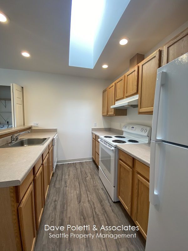 Foto del edificio - 8860 Midvale Ave N