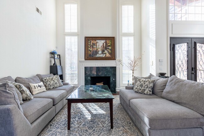 Foto del edificio - 5131 Quail Lake Dr