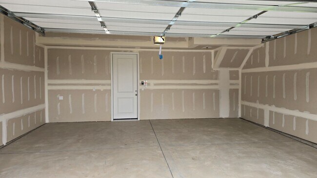 Building Photo - Brand New Timnath  End Unit Townhome Prope...