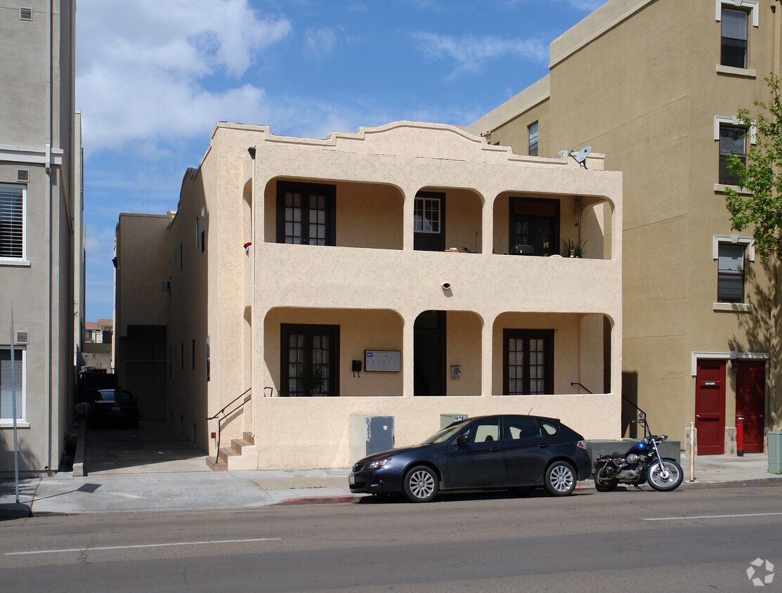 Building Photo - 1642 Columbia St