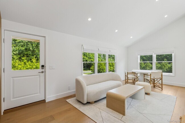 Foto del edificio - 96 Town Ln