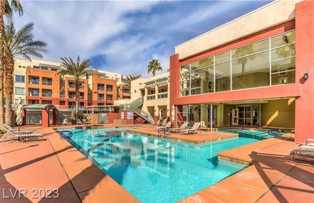 Foto principal - Park Avenue Penthouse 2-Bedroom w/Garage