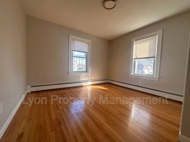 Building Photo - 9 Church St