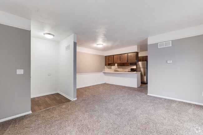 1BR, 1BA - 732 SF - Evergreen Park Townhomes and Apartments