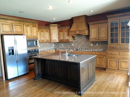 Building Photo - 13208 Canterbury St- Blue Valley! New Inte...